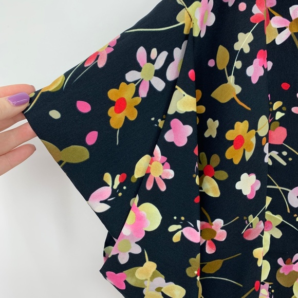 Cabi Charm Floral Print Blouse Style 3695 Sz Small - Picture 4 of 9